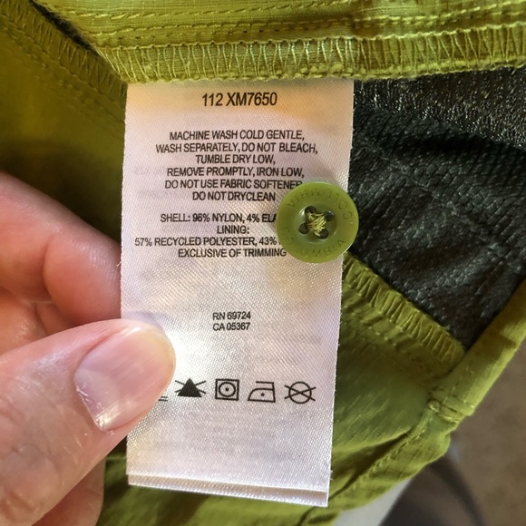 SALE!!! Columbia fishing shirt—size large in green and in excellent condition) - Picture 4 of 4